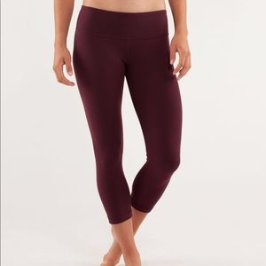 Lululemon Wunder Under Crop Bordeaux Drama sz 6